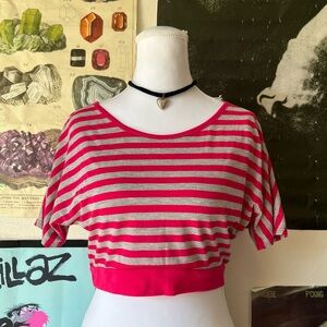 🎀 Early 2000s Batwing Crop Top 🎀